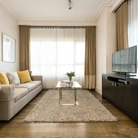 Aruga Apartments By Rockwell Makati Makati City Exterior photo